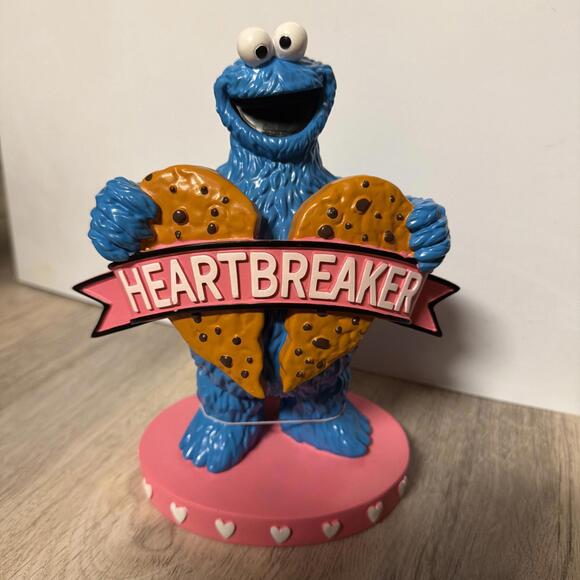 Sesame Street Other - Sesame Street Cookie Monster Valentine Heartbreaker